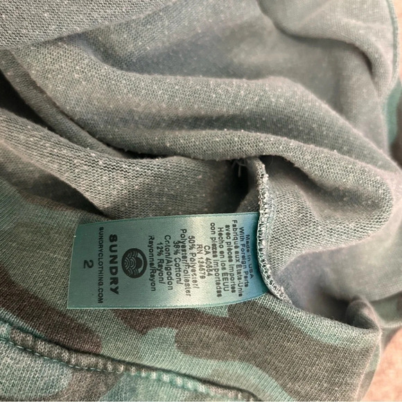 Sundry medium  camo sweatshirt - Picture 5 of 6